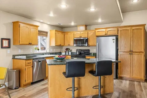 1141 Brookdale Avenue Medford OR 97504