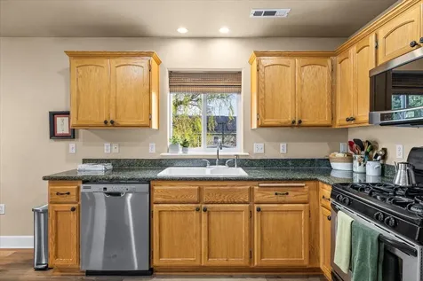 1141 Brookdale Avenue Medford OR 97504