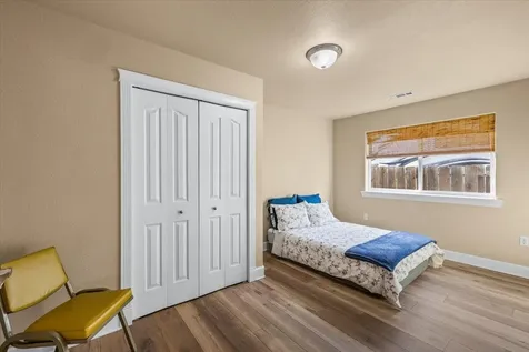 1141 Brookdale Avenue Medford OR 97504
