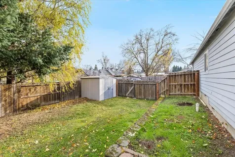 1141 Brookdale Avenue Medford OR 97504