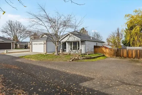 1141 Brookdale Avenue Medford OR 97504