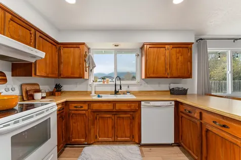 1949 Haviland Drive Grants Pass OR 97527