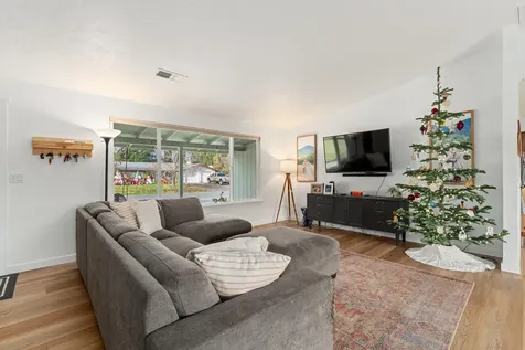 1949 Haviland Drive Grants Pass OR 97527