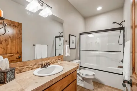 360 Vista Rim Drive Redmond OR 97756