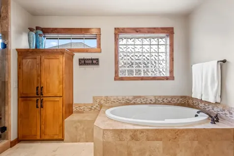 360 Vista Rim Drive Redmond OR 97756