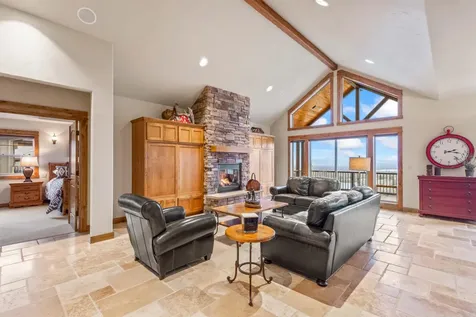 360 Vista Rim Drive Redmond OR 97756