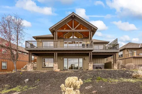 360 Vista Rim Drive Redmond OR 97756