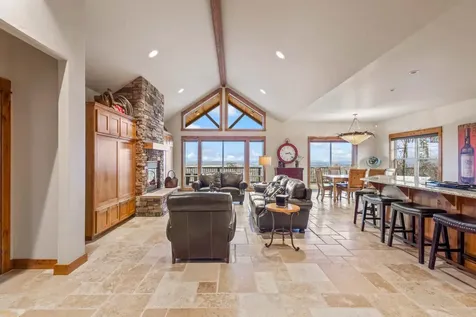 360 Vista Rim Drive Redmond OR 97756