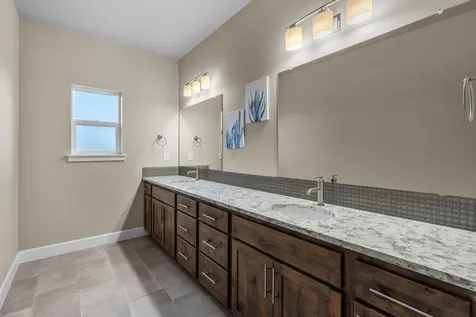 4980 SW Zenith Avenue Redmond OR 97756