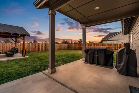 4980 SW Zenith Avenue Redmond OR 97756