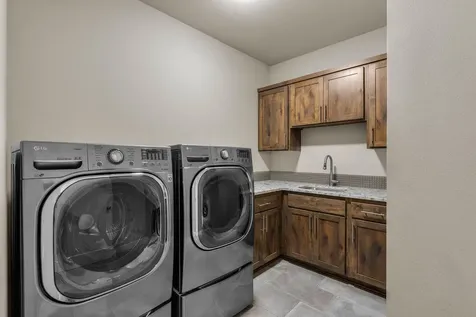 4980 SW Zenith Avenue Redmond OR 97756