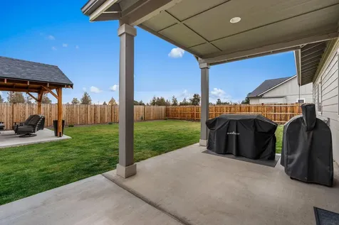 4980 SW Zenith Avenue Redmond OR 97756