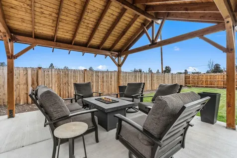 4980 SW Zenith Avenue Redmond OR 97756