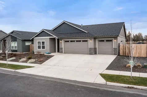 4980 SW Zenith Avenue Redmond OR 97756