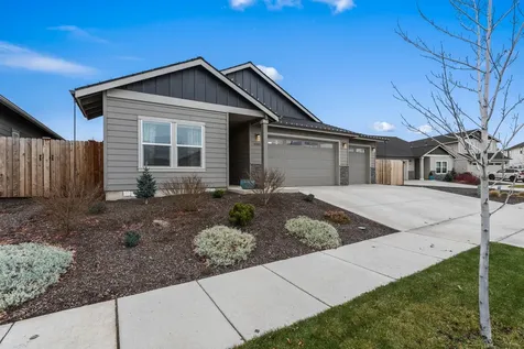4980 SW Zenith Avenue Redmond OR 97756