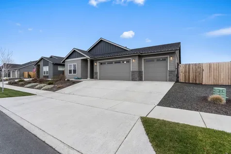 4980 SW Zenith Avenue Redmond OR 97756