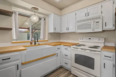 1517 Molly Lane Grants Pass OR 97527
