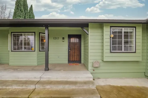 1517 Molly Lane Grants Pass OR 97527