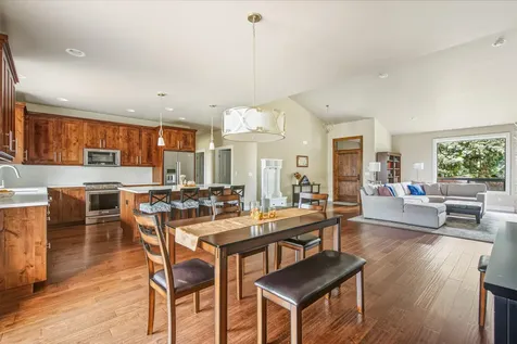 10064 Juniper Glen Circle Redmond OR 97756