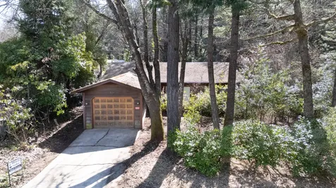 359 Wells Drive Cave Junction OR 97523