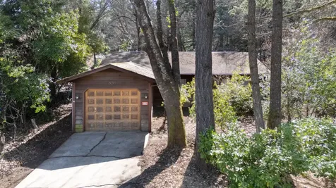 359 Wells Drive Cave Junction OR 97523