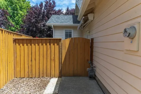 2206 Egret Court Grants Pass OR 97526