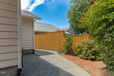 2206 Egret Court Grants Pass OR 97526