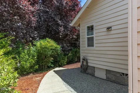 2206 Egret Court Grants Pass OR 97526