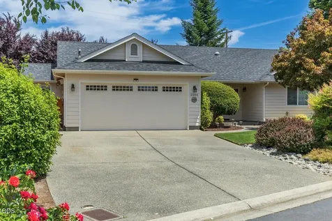 2206 Egret Court Grants Pass OR 97526