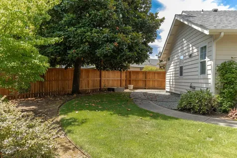 2206 Egret Court Grants Pass OR 97526