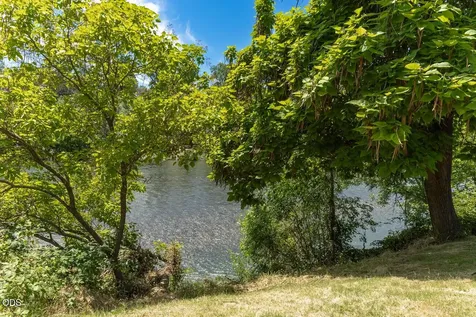 2206 Egret Court Grants Pass OR 97526