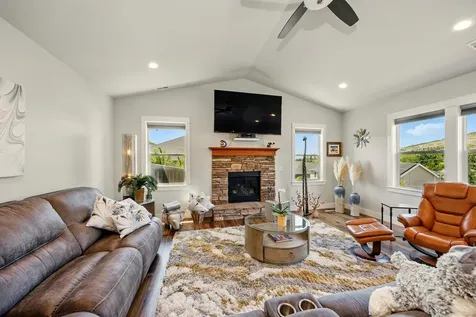 4833 Hathaway Drive Medford OR 97504