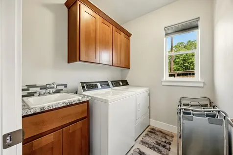 4833 Hathaway Drive Medford OR 97504