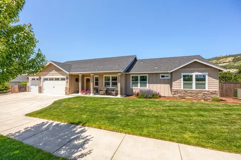 4833 Hathaway Drive Medford OR 97504