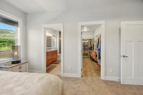 4833 Hathaway Drive Medford OR 97504
