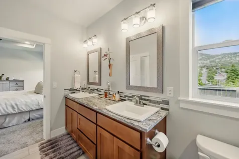 4833 Hathaway Drive Medford OR 97504