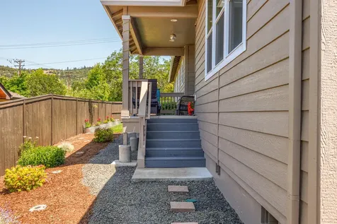 4833 Hathaway Drive Medford OR 97504