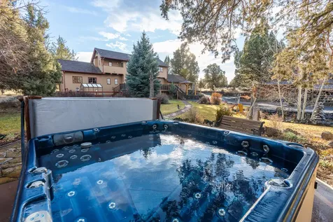 64742 Sylvan Loop Bend OR 97701