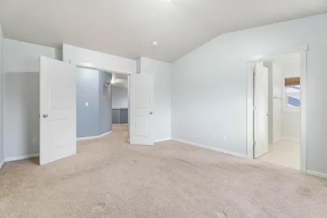660 NW Greenwood Loop Redmond OR 97756