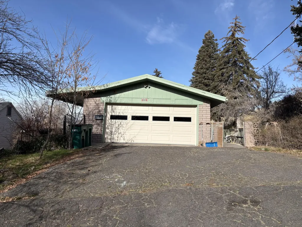 2051 Del Moro Street Klamath Falls OR 97601