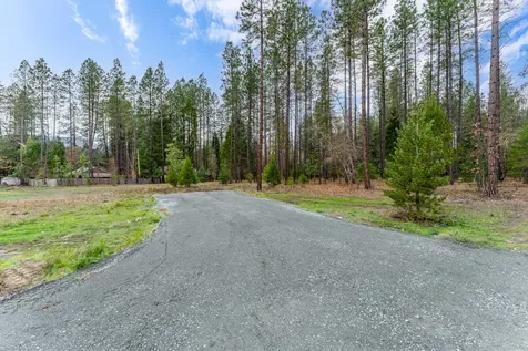 1740 Pleasant Creek Road Rogue River OR 97537