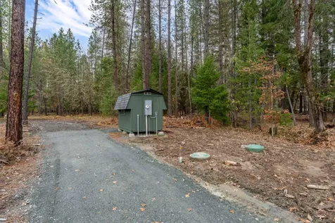 1740 Pleasant Creek Road Rogue River OR 97537