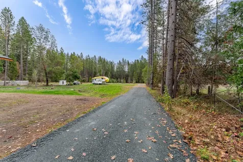 1740 Pleasant Creek Road Rogue River OR 97537