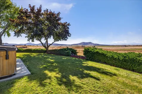 2748 SW Highland Lane Culver OR 97734