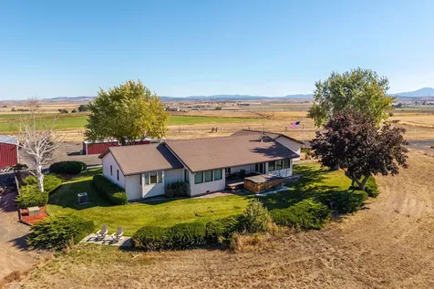 2748 SW Highland Lane Culver OR 97734