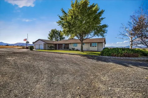 2748 SW Highland Lane Culver OR 97734