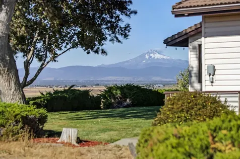 2748 SW Highland Lane Culver OR 97734