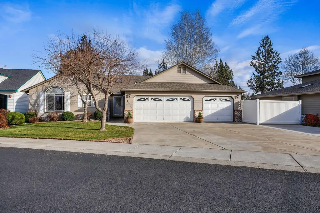 4218 SW Tommy Armour Lane Redmond OR 97756