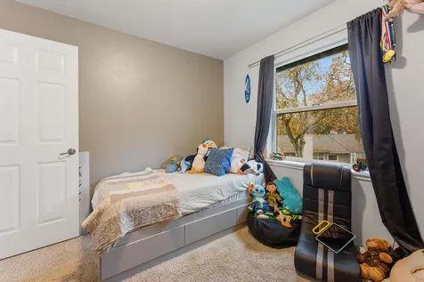 1448 NE Jennifer Way Grants Pass OR 97526