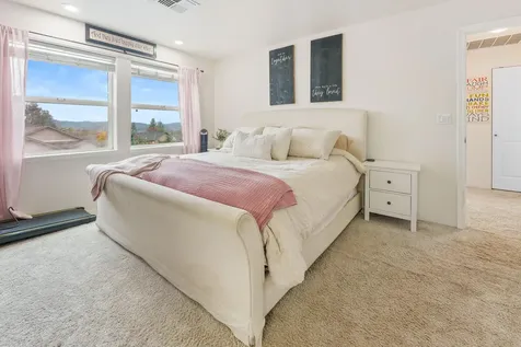 1448 NE Jennifer Way Grants Pass OR 97526